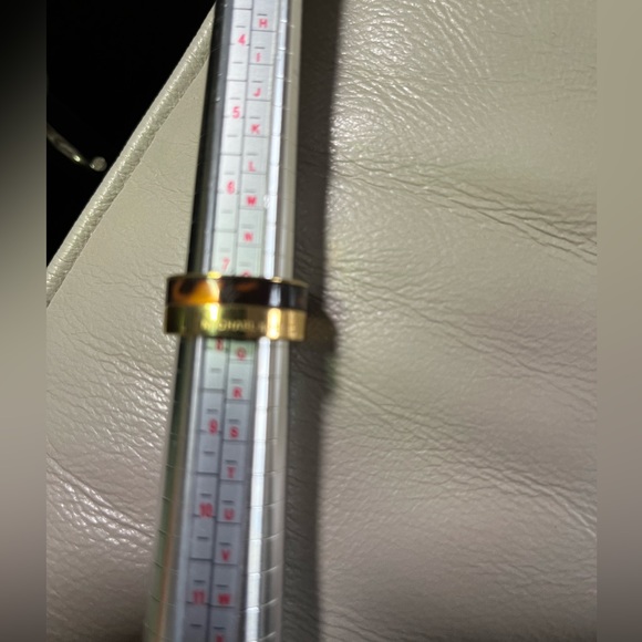 Michael Kors 2 tone band ring size 8 - Picture 4 of 8